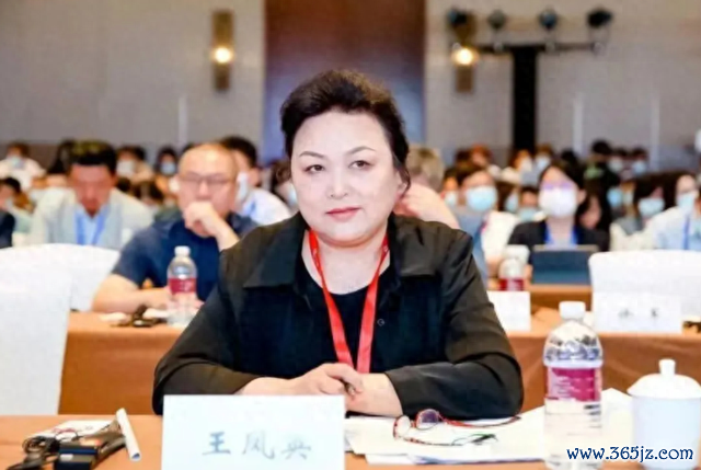 王凤英：在长城年薪500万没股份，到小鹏仅2个月，手抓股权近亿元